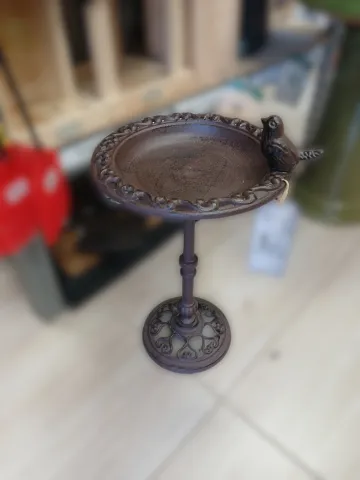 Madáritató